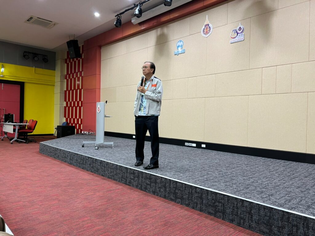 กิจกรรม "รักษาการแทนคณบดีพบนักศึกษาทุกชั้นปี"