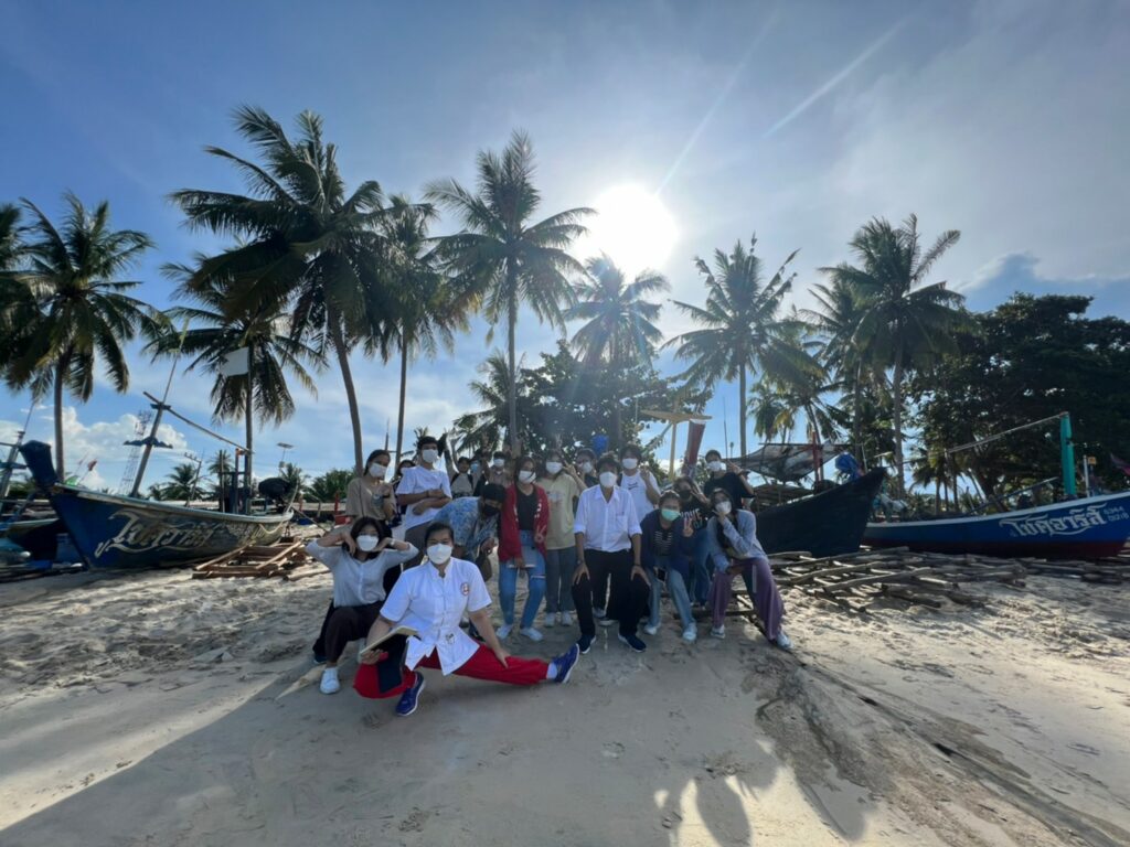 ภาพบรรยากาศน้องๆนักศึกษาชั้นปีที่ 1 ทริป ของรายวิชา ARC-121 การเขียนภาพ