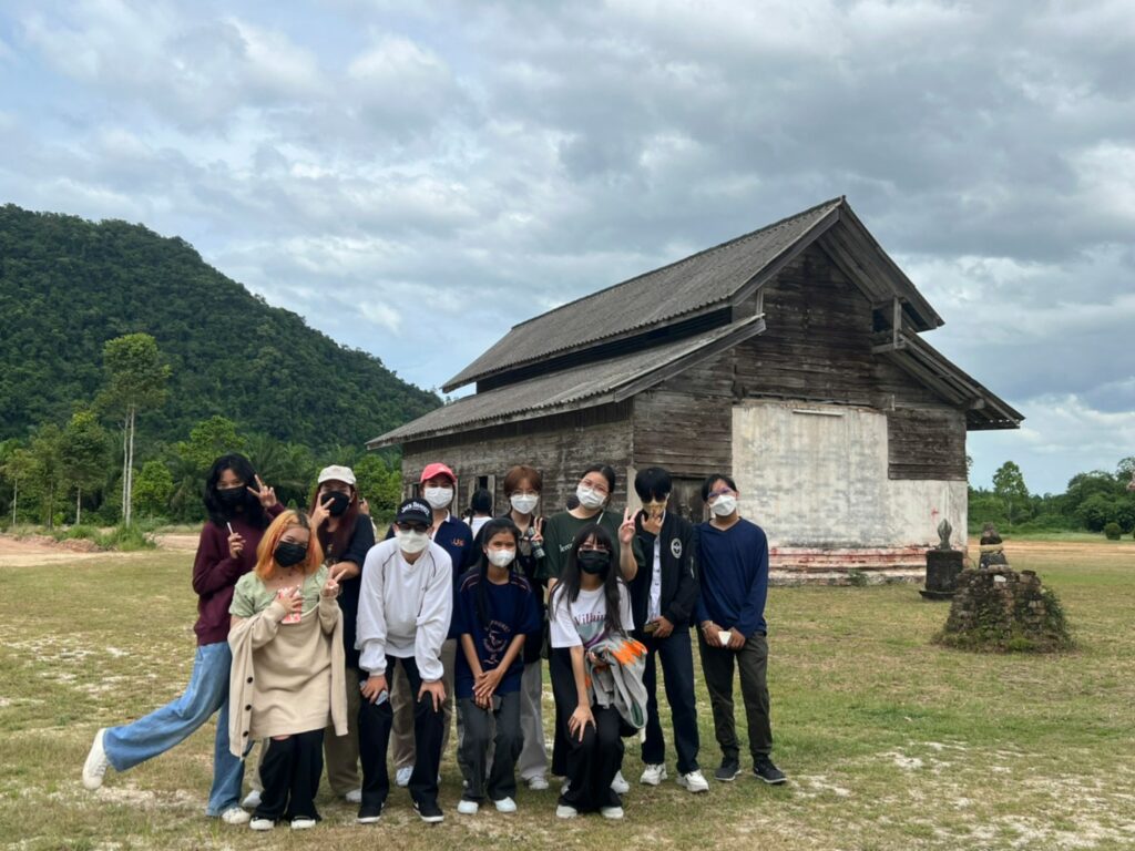 ภาพบรรยากาศน้องๆนักศึกษาชั้นปีที่ 1 ทริป ของรายวิชา ARC-121 การเขียนภาพ