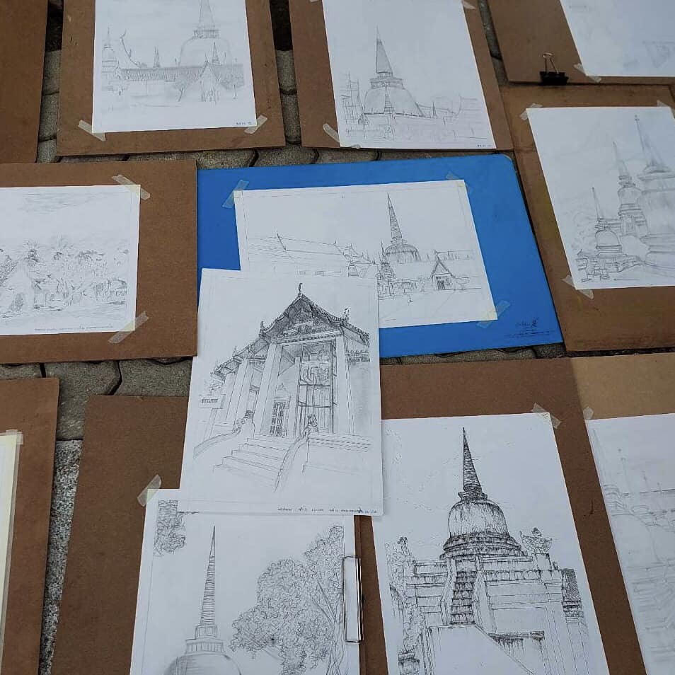 นักศึกษาชั้นปีที่ 1 สาขาการออกแบบภายใน กับการออกไปเขียนภาพทัศนียภาพนอกสถานที่