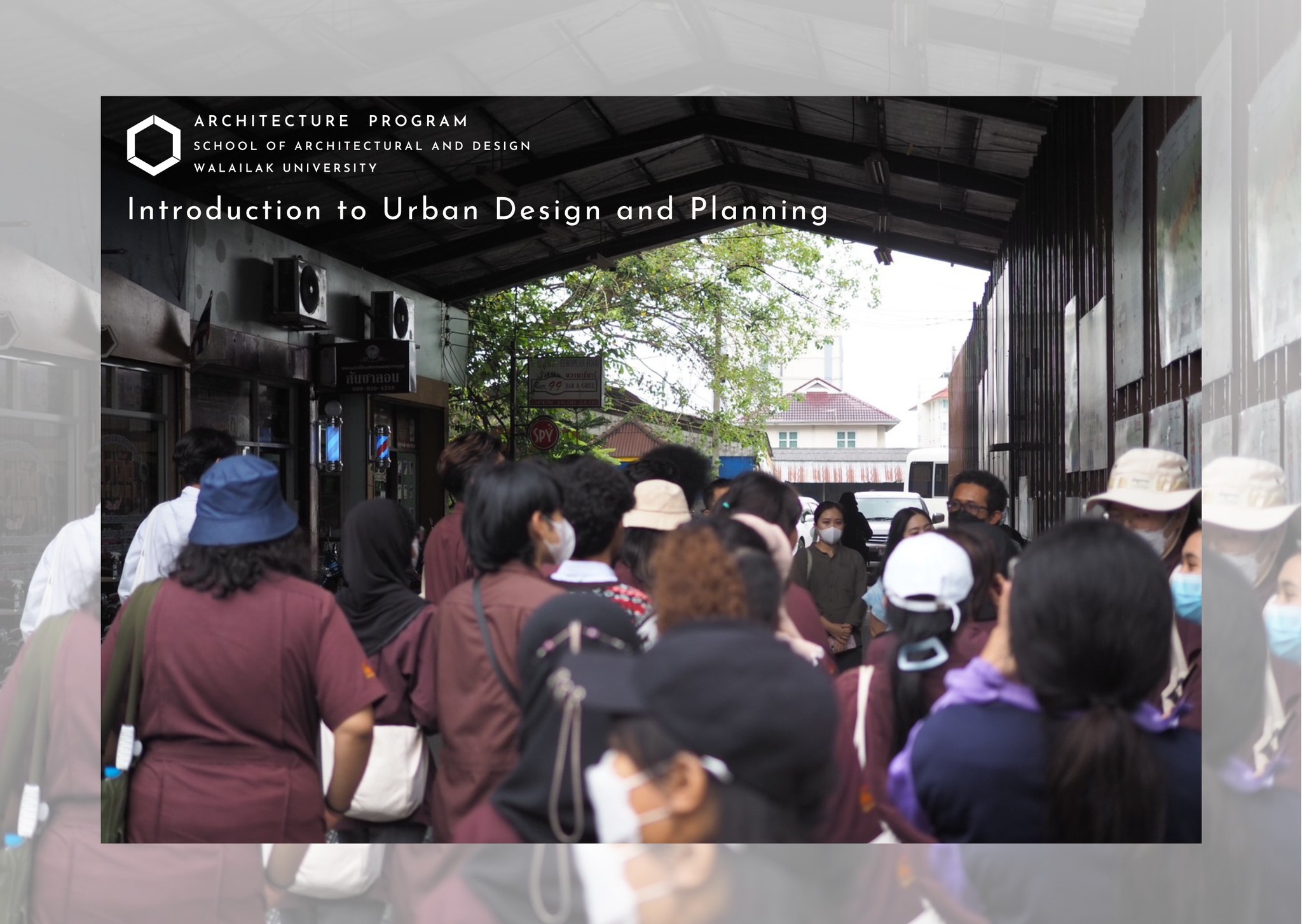 ภาพบรรยายการเรียนการสอนนอกห้องเรียน ของนักศึกษาชั้นปีที่ 3 สาขาสถาปัตยกรรม “การปรับปรุงตึกยาวบวรนคร ต.ท่าวัง จ.นครศรีธรรมราช”