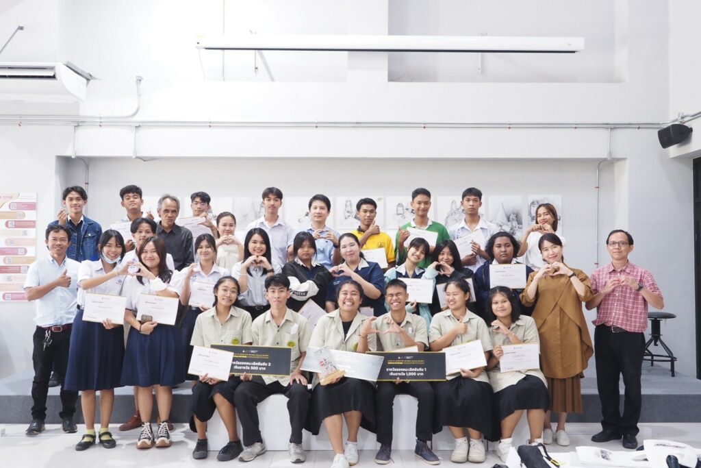 ภาพบรรยากาศกิจกรรม 'การประกวดการเเข่งขันวาดภาพหุ่นนิ่ง'