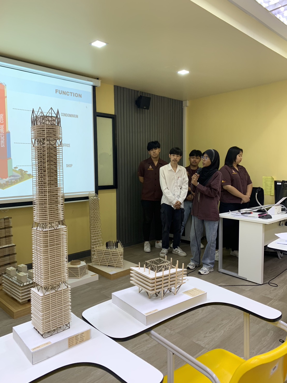 รายวิชา ARC62-431 เทคโนโลยีการก่อสร้างอาคารโครงสร้างพิเศษ 1