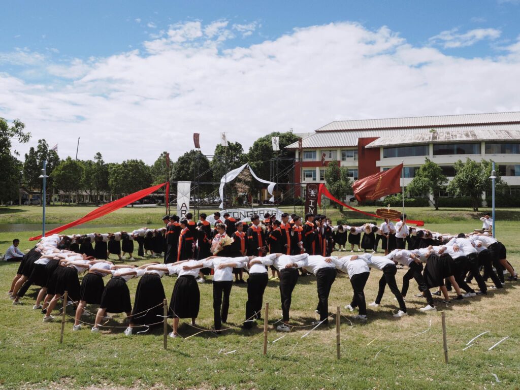 ประเพณีบูมพี่บัณฑิตในโอกาสสำเร็จการศึกษา พิธีพระราชทานปริญญาบัตรประจำปีการศึกษา 2565