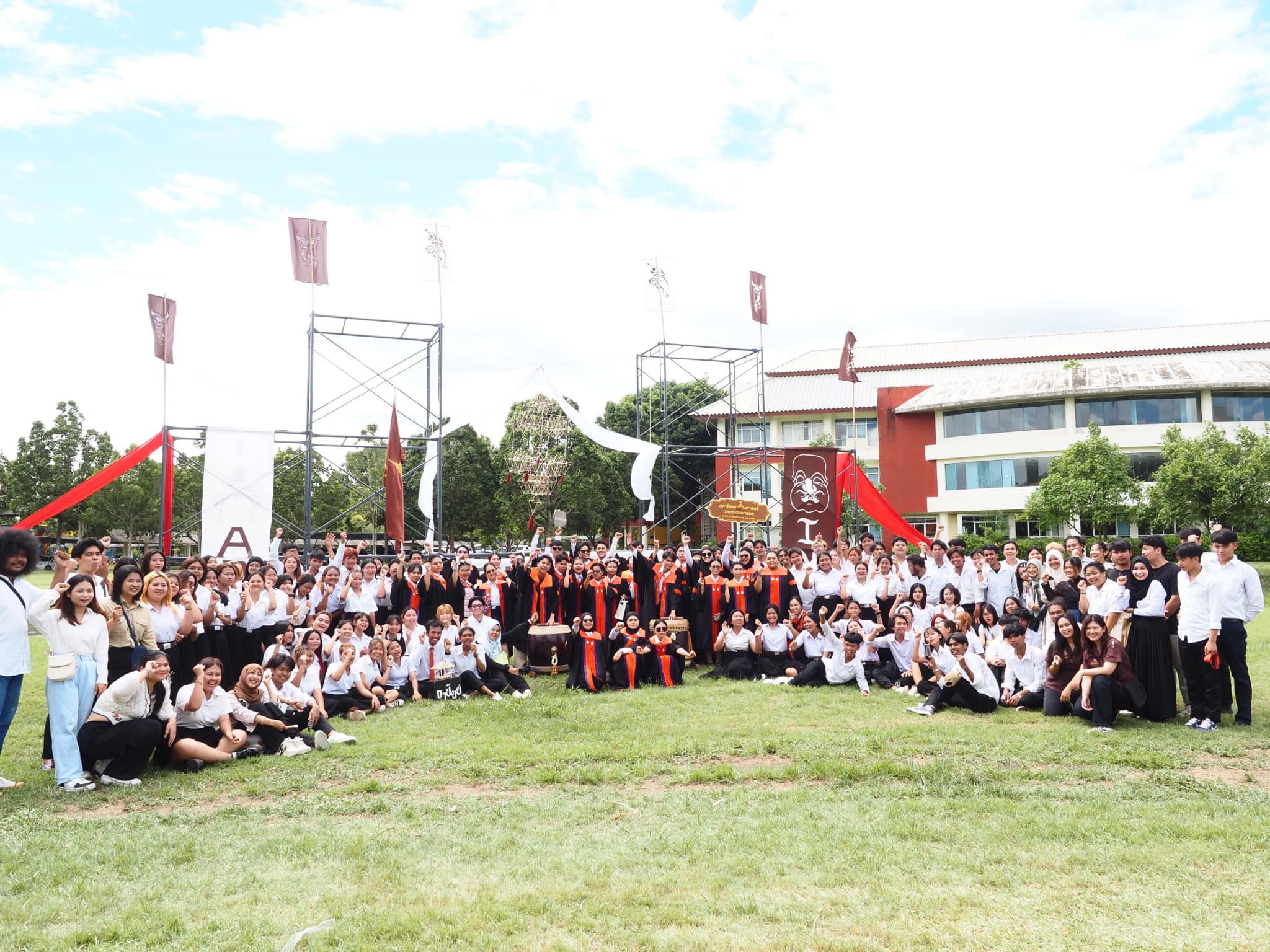 ประเพณีบูมพี่บัณฑิตในโอกาสสำเร็จการศึกษา พิธีพระราชทานปริญญาบัตรประจำปีการศึกษา 2565