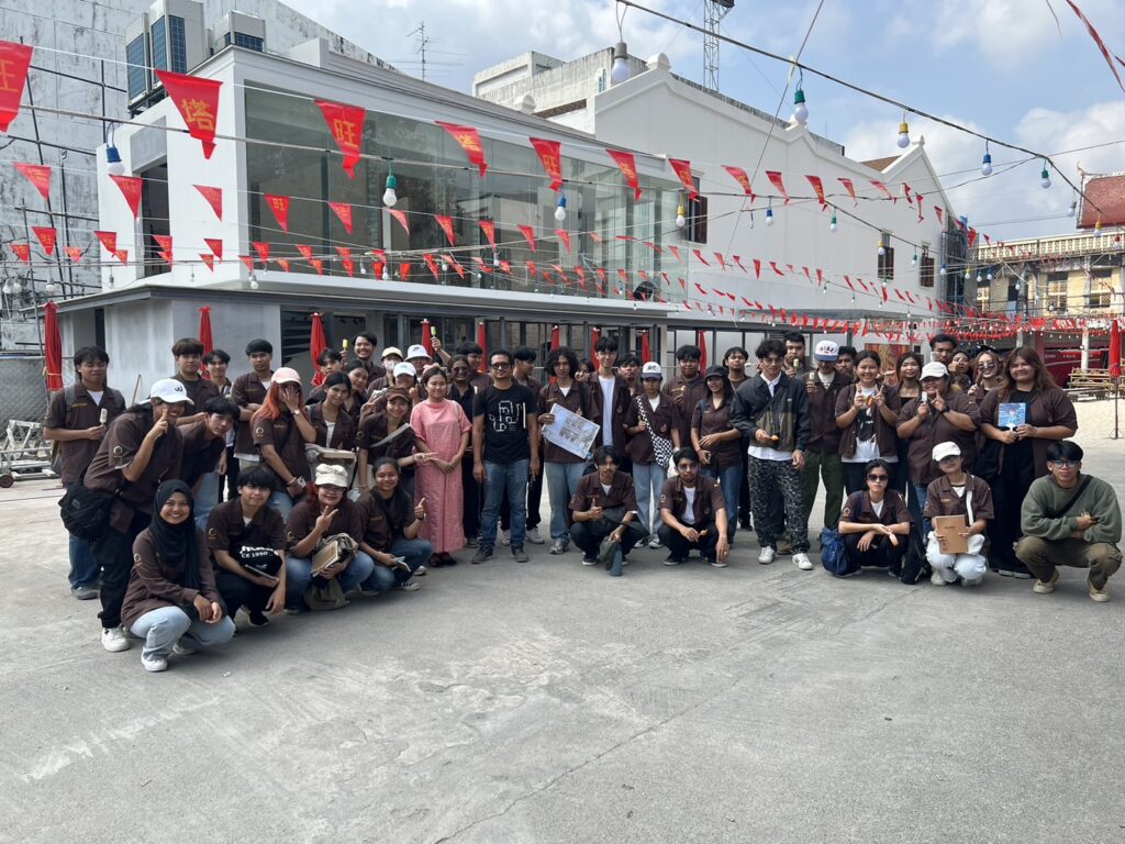 นักศึกษาสาขาสถาปัตยกรรม เยี่ยมชมดูงาน และฟังบรรยายพิเศษในหัวข้อ"ประวัติศาสตร์และการออกแบบชุมชนย่านท่าวัง"