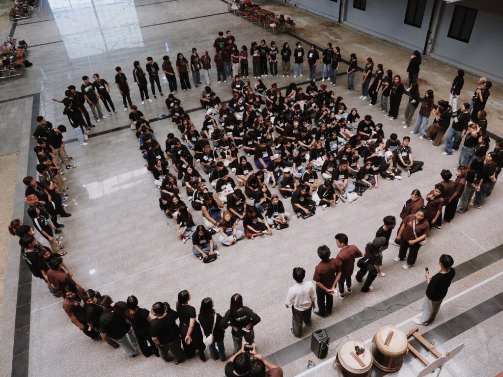 กิจกรรมรับน้องสถาปัตย์ "ก่อร่าง สร้างดิน"